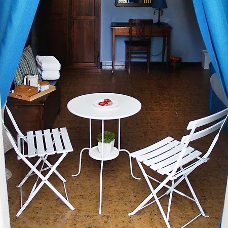 Domus Angela 3* Трани