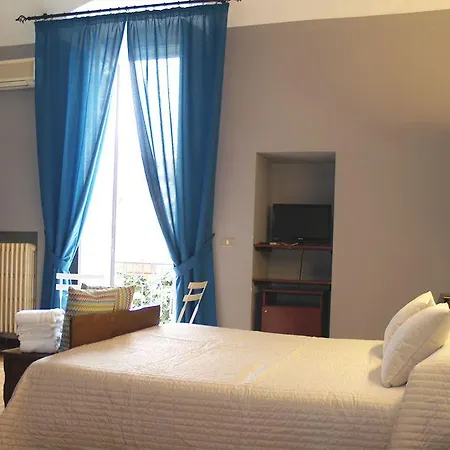 Domus Angela Bed & Breakfast