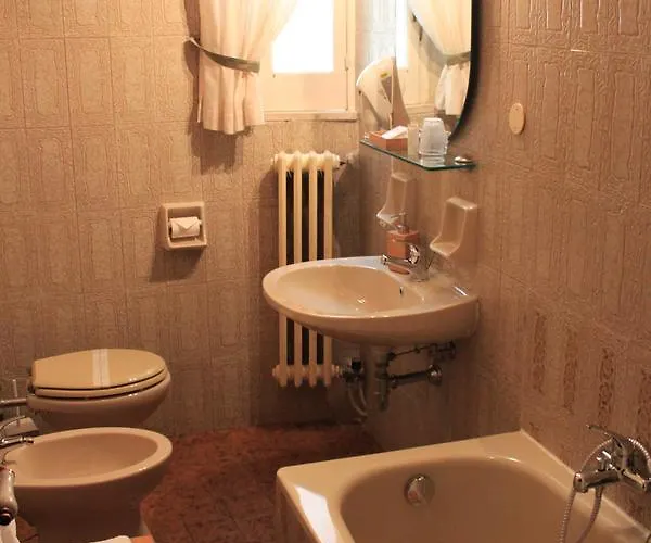 Domus Angela לינה וארוחת בוקר טרני